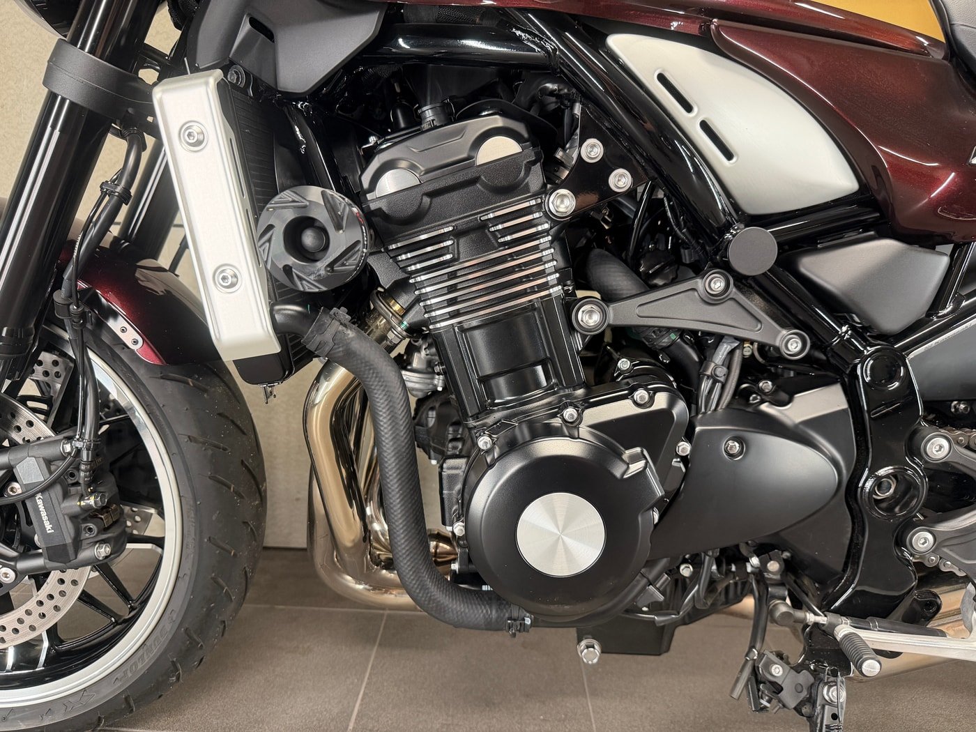 Kawasaki Z900 RS — fotografie 12