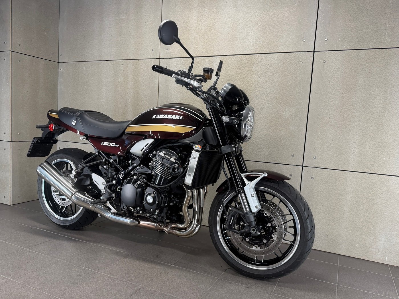 Kawasaki Z900 RS — fotografie 2