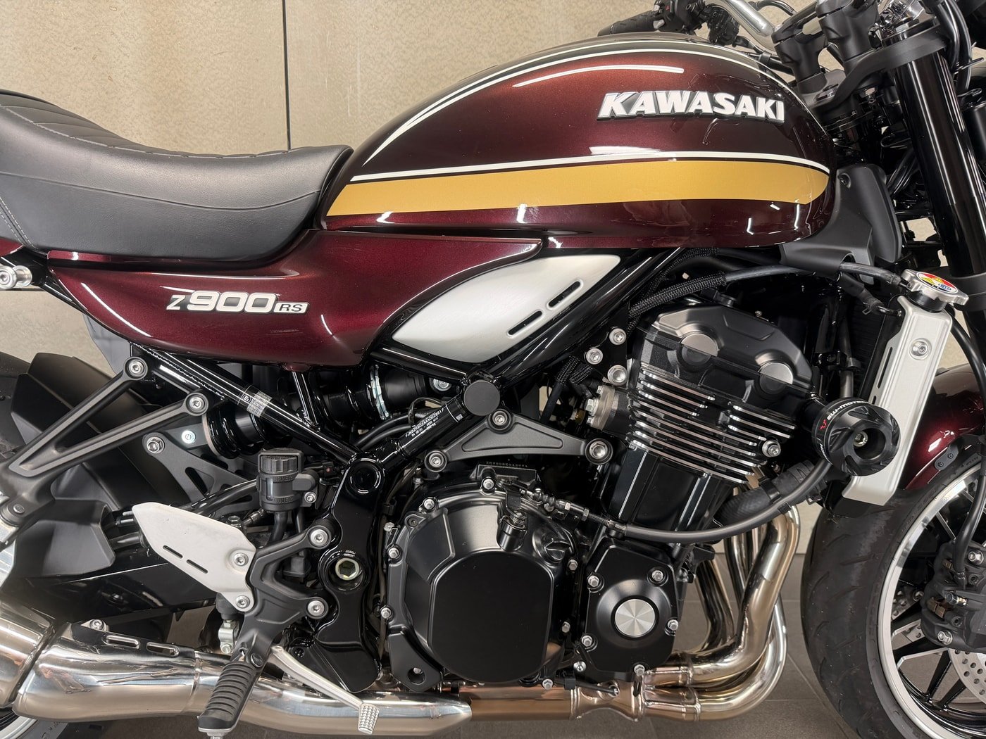 Kawasaki Z900 RS — fotografie 5