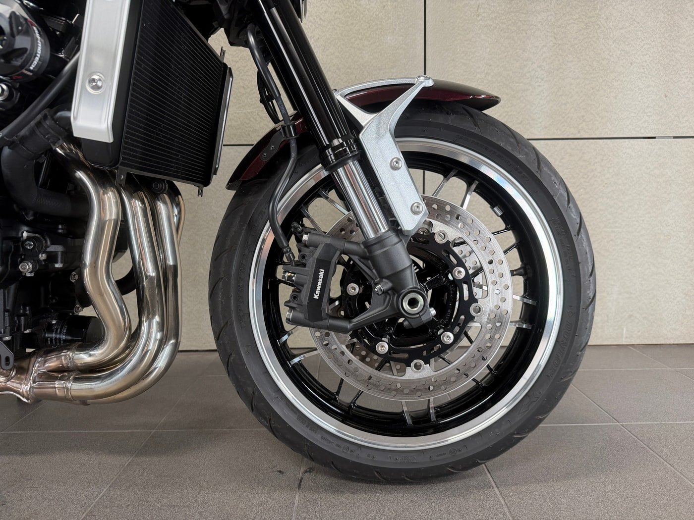 Kawasaki Z900 RS — fotografie 6