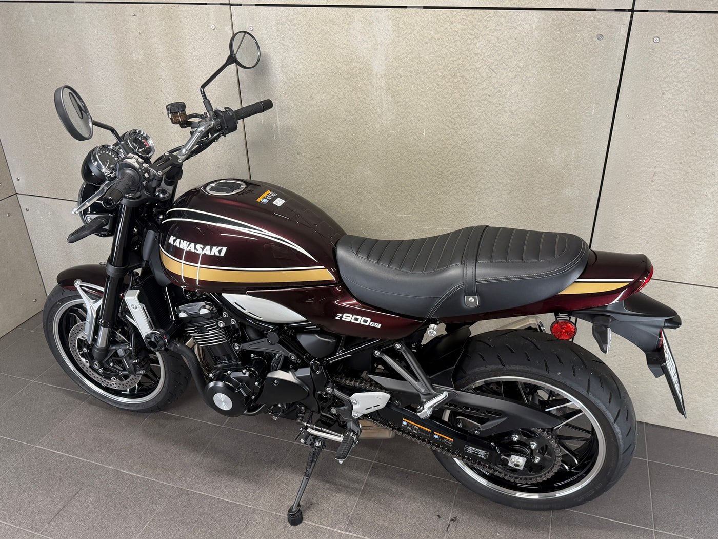 Kawasaki Z900 RS — fotografie 11