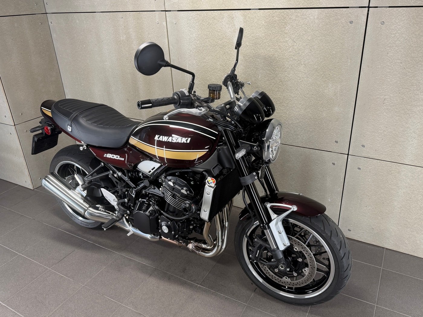 Kawasaki Z900 RS — fotografie 3